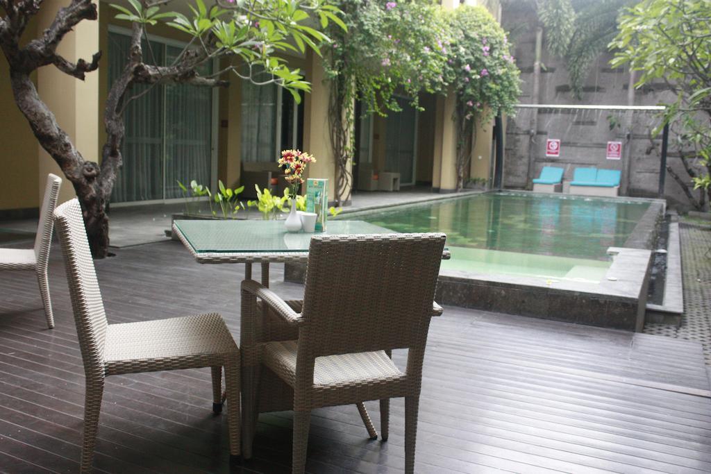 100 Sunset Boutique Hotel Kuta  Exterior photo