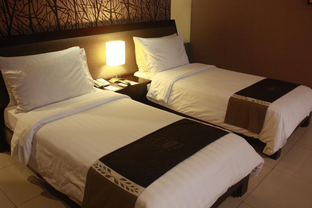 100 Sunset Boutique Hotel Kuta  Exterior photo